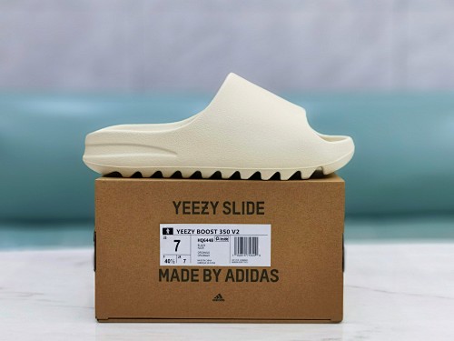 YZ3002---Yeezy Slides