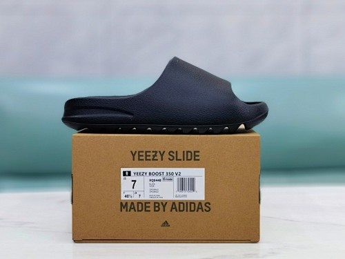 YZ3001----Black Adidas Yeezy Slide